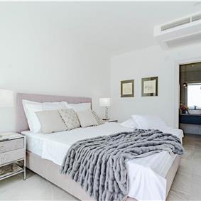 6 bedroom villa with infinity pool and sea views, Korcula Island, sleeps 12